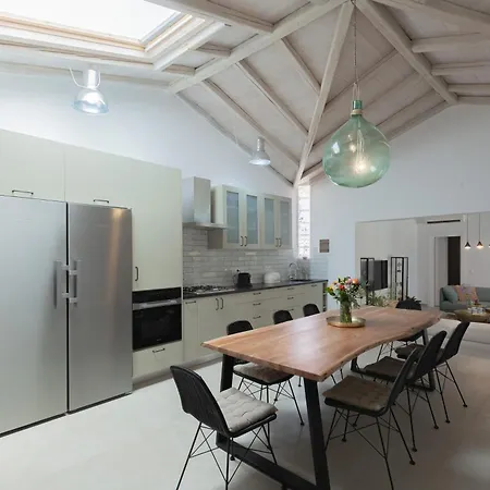 别墅 Spacious House With Cottage&pool *