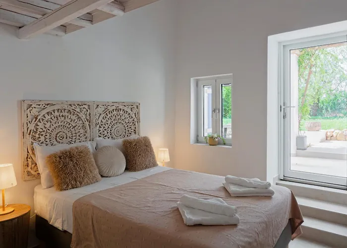 Spacious House With Cottage&pool