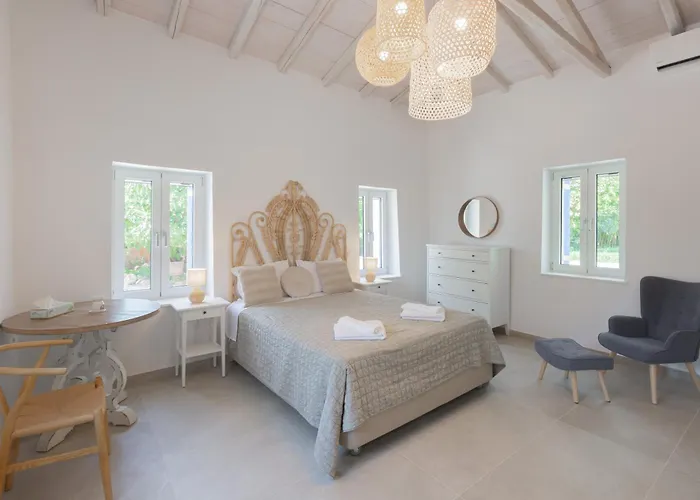 Villa Spacious House With Cottage&pool